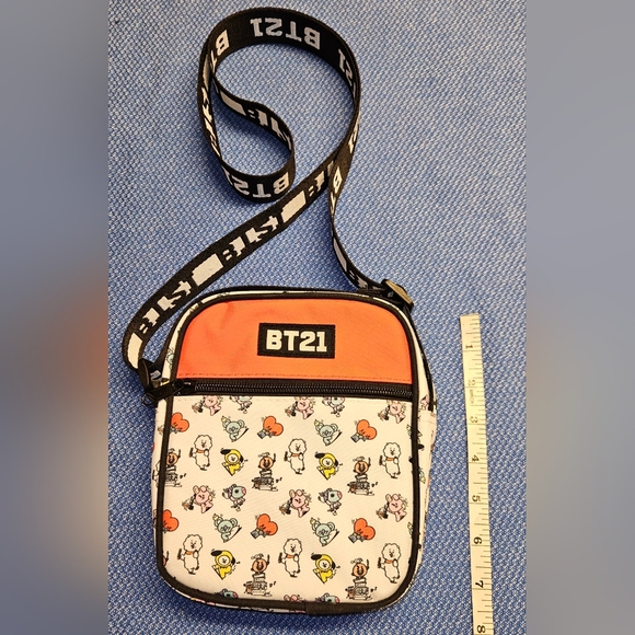 BTS BT21 Crossbody Phone/Camera Bag Like New approx 7"×6"×2" Strap 10"-20" - Picture 2 of 8